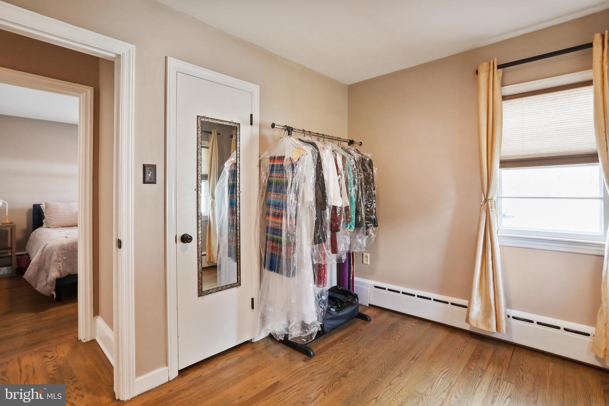 HEDGESVILLE - Residential