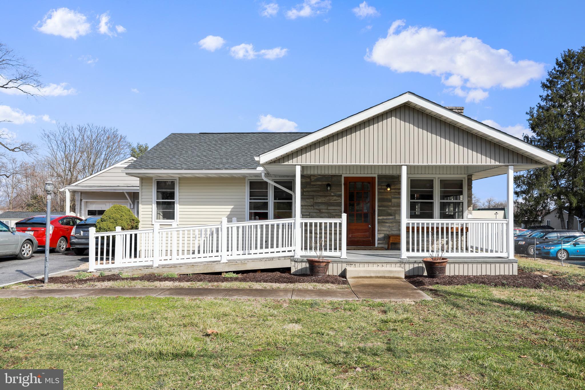 HEDGESVILLE - Residential