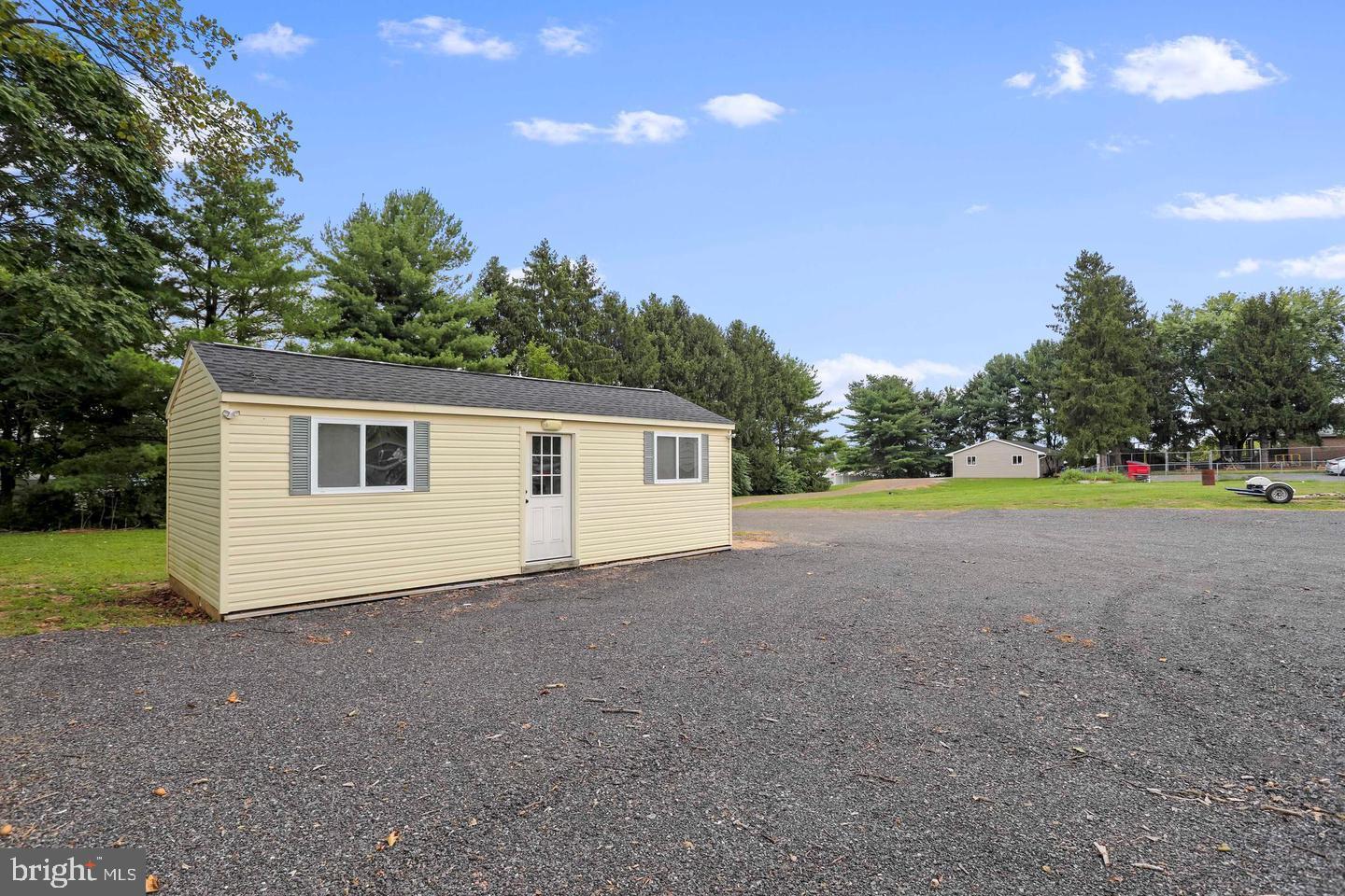 HEDGESVILLE - Residential