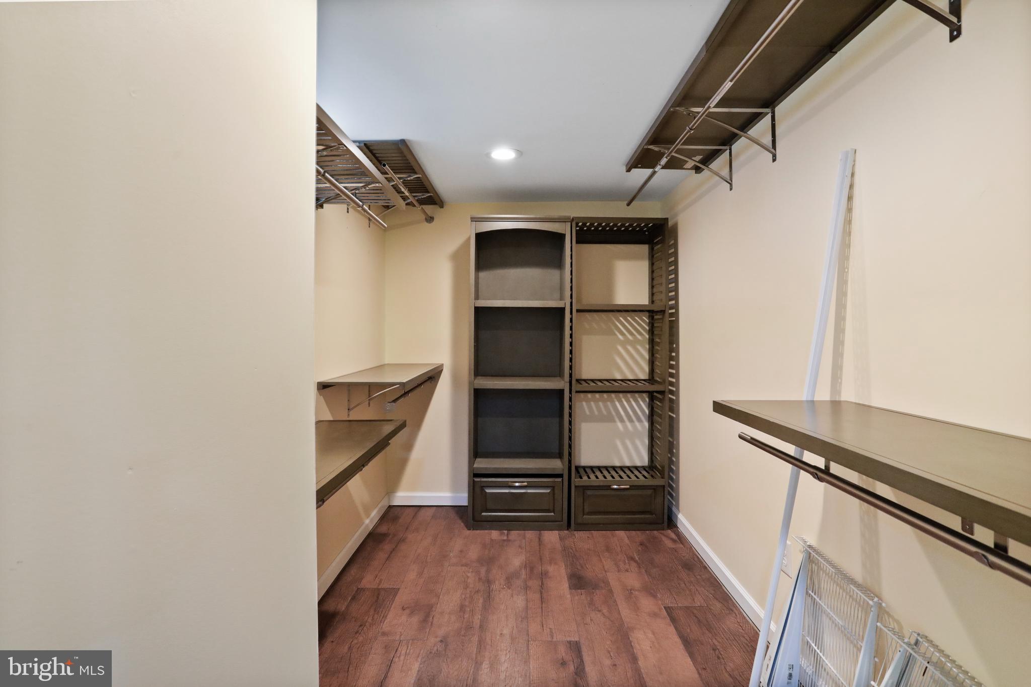 HEDGESVILLE - Residential