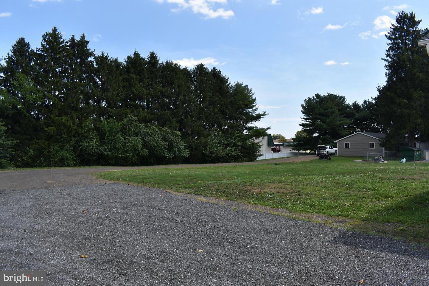 HEDGESVILLE - Residential