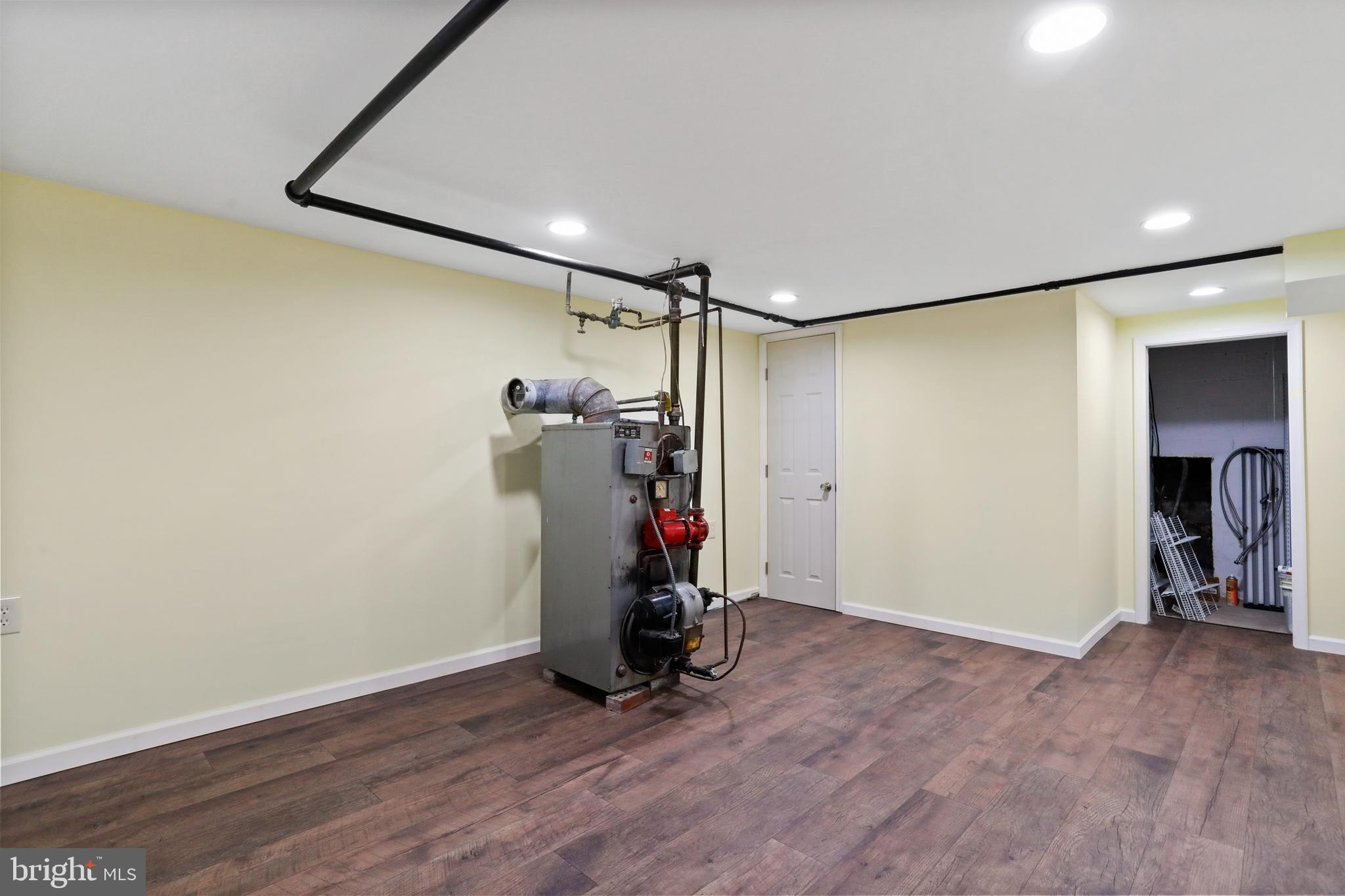 HEDGESVILLE - Residential