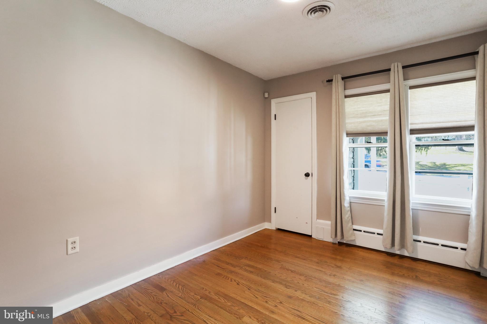 HEDGESVILLE - Residential