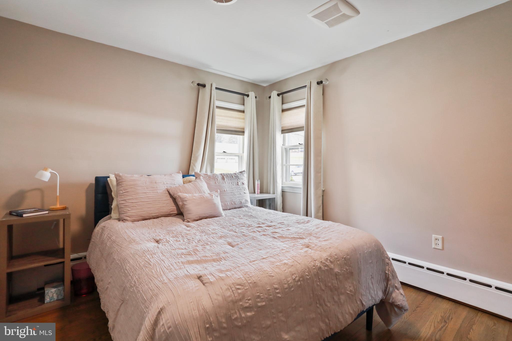 HEDGESVILLE - Residential