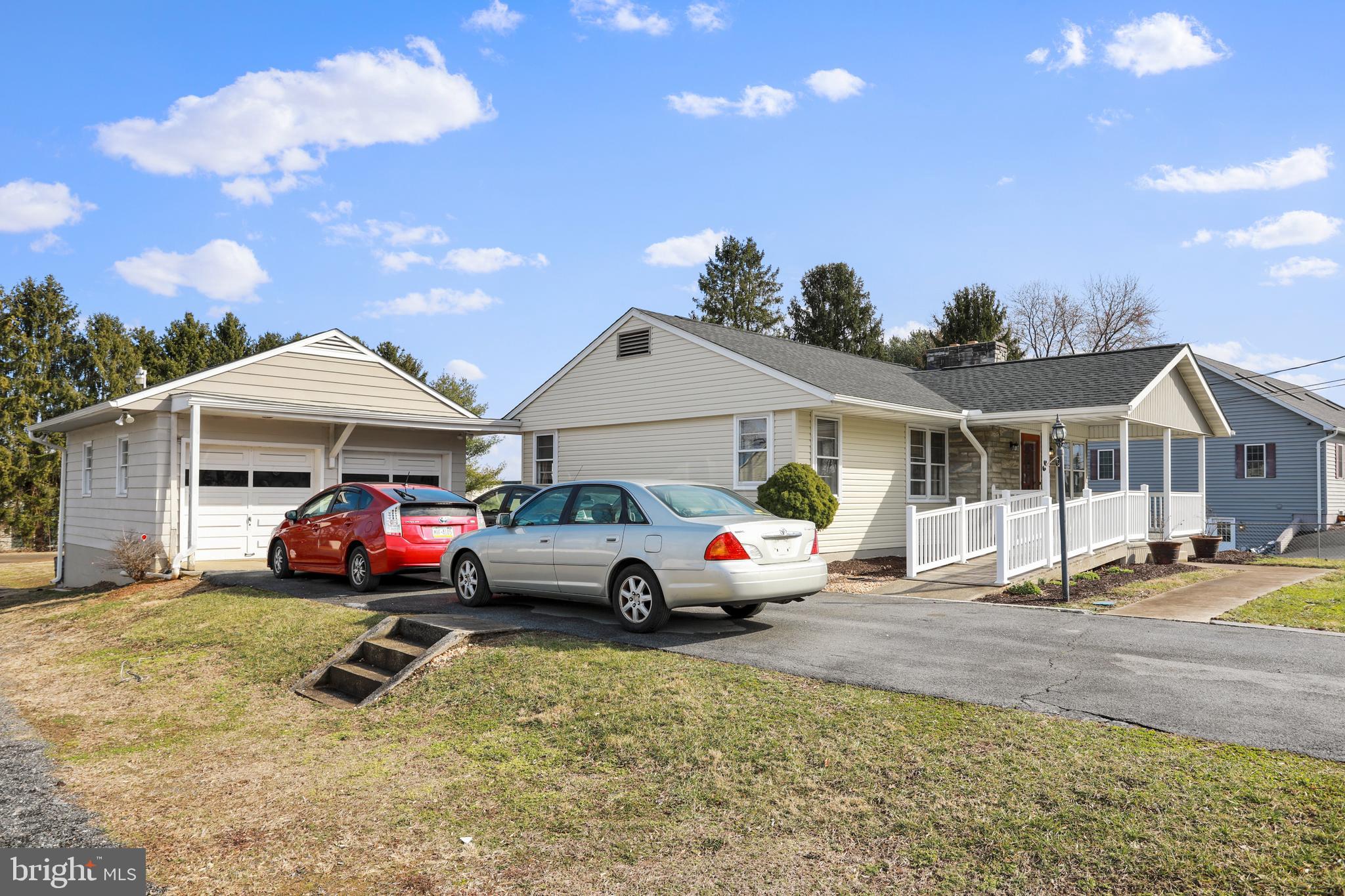 HEDGESVILLE - Residential