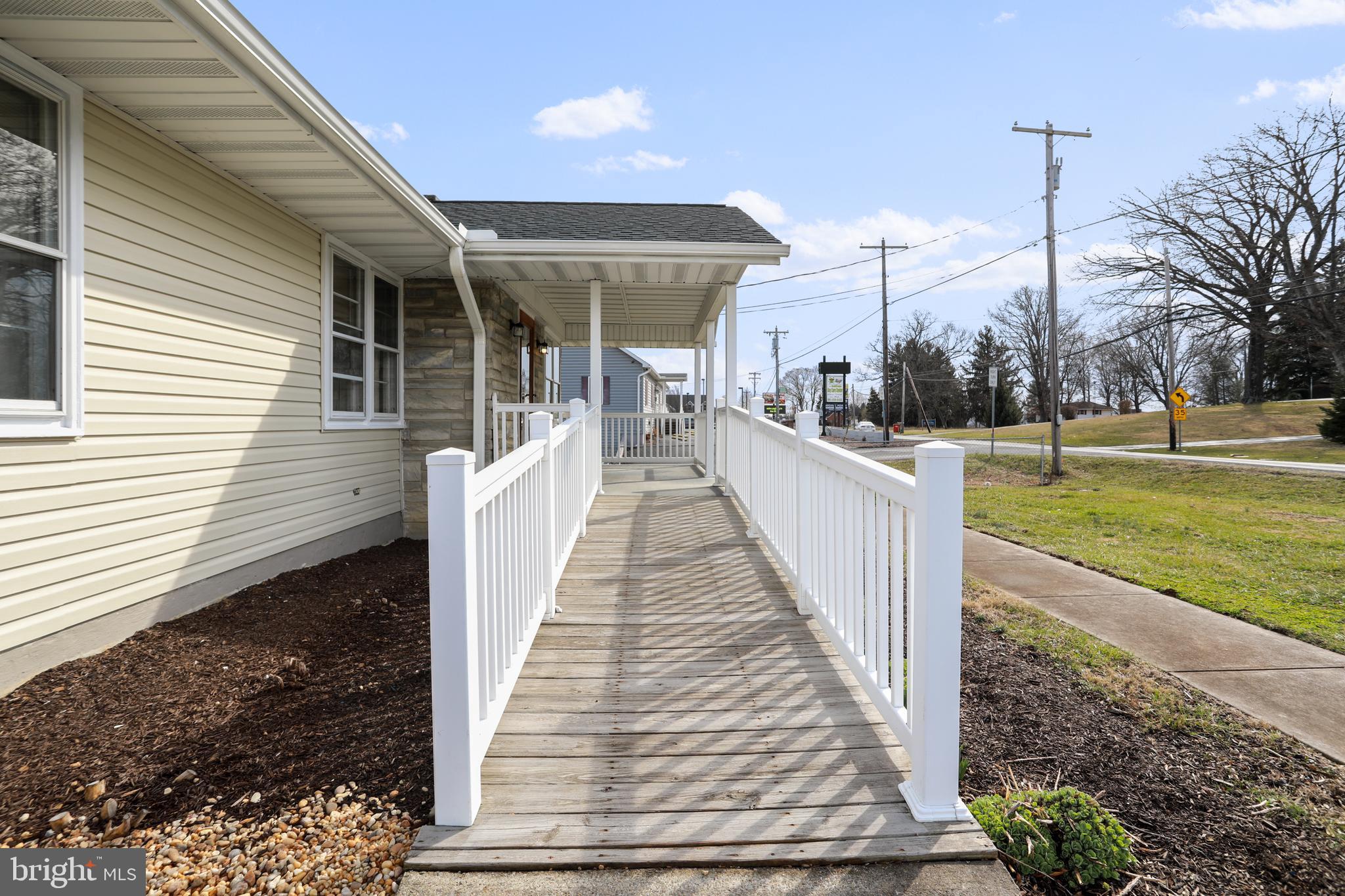 HEDGESVILLE - Residential