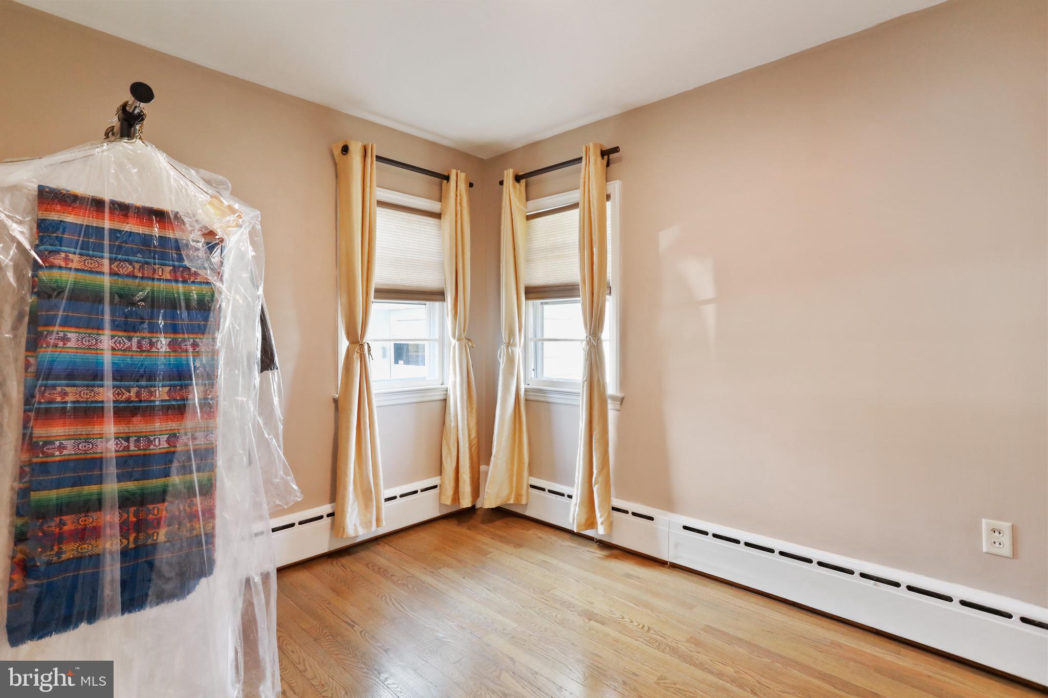 HEDGESVILLE - Residential