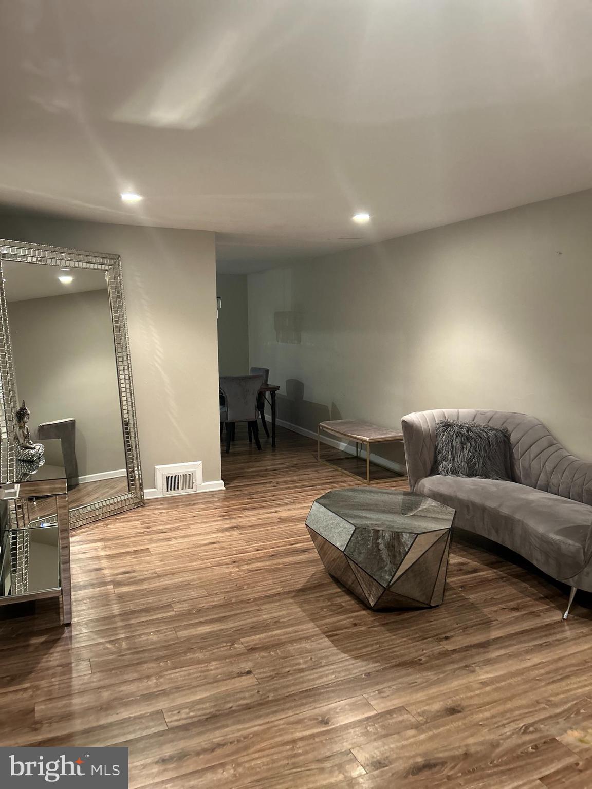 FOLCROFT - Residential Lease