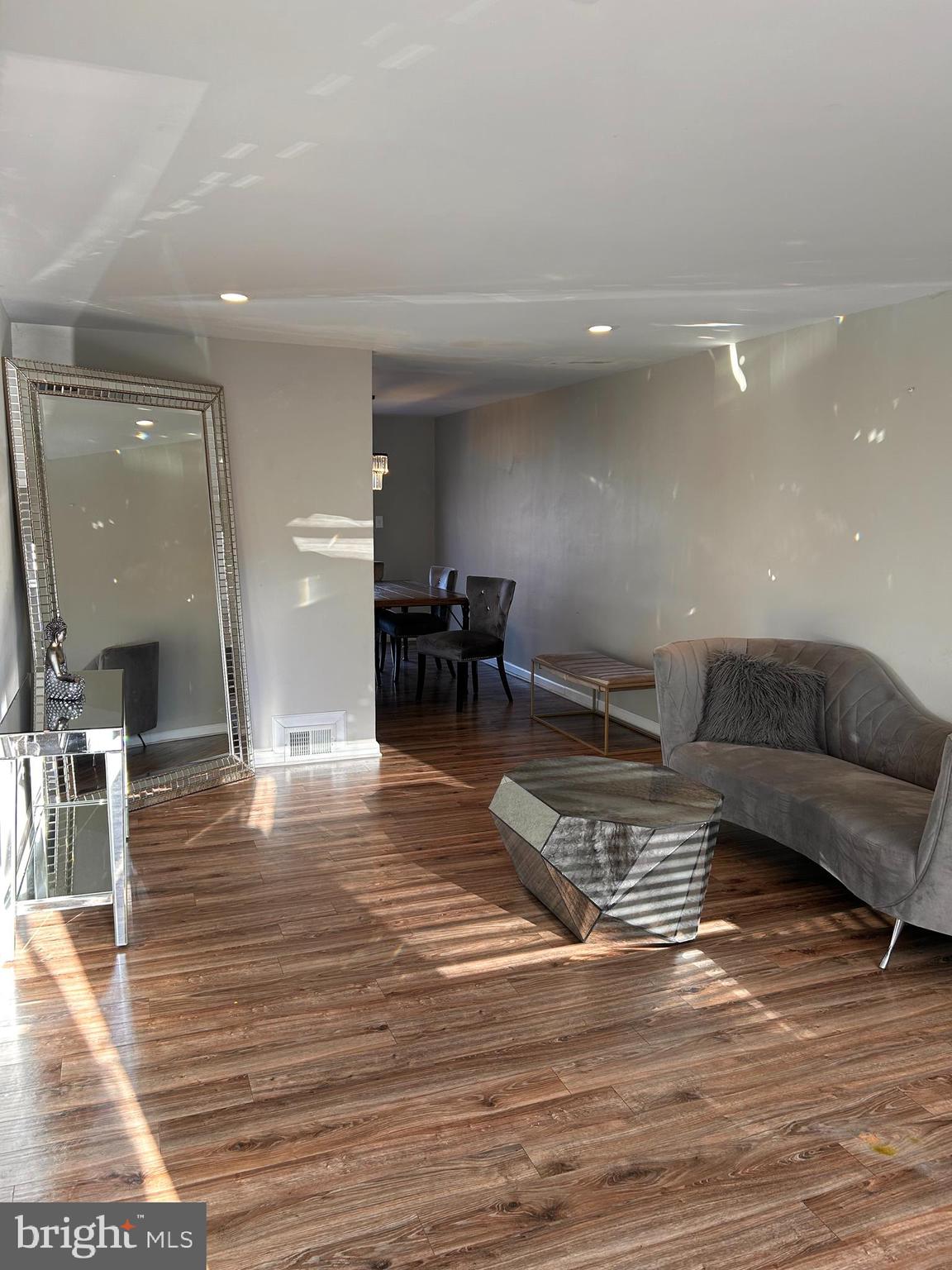 FOLCROFT - Residential Lease