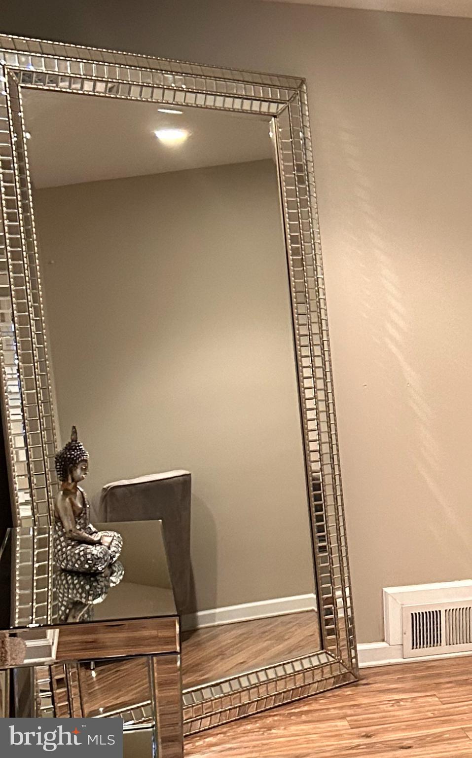 FOLCROFT - Residential Lease