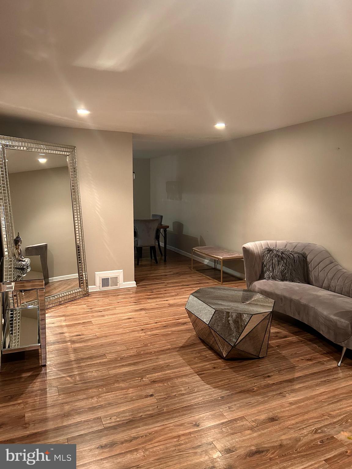 FOLCROFT - Residential Lease