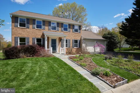 7401 Mahaska Drive, Rockville, MD MLS: MDMC2169976