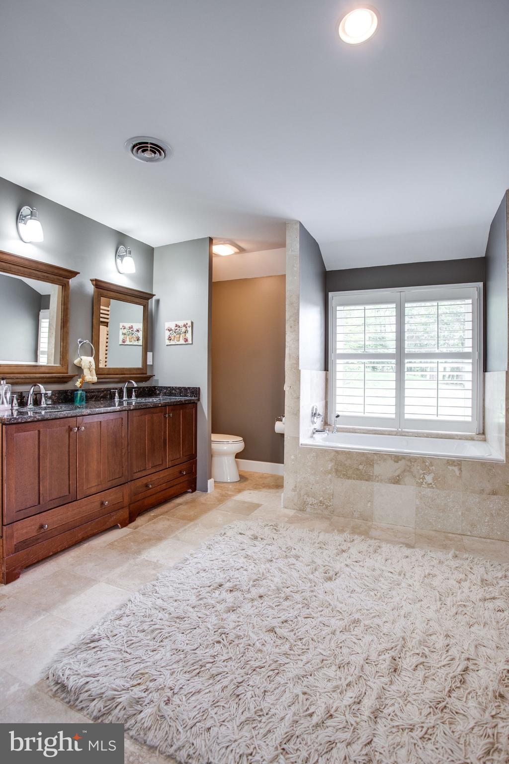 POTOMAC OUTSIDE - Residential