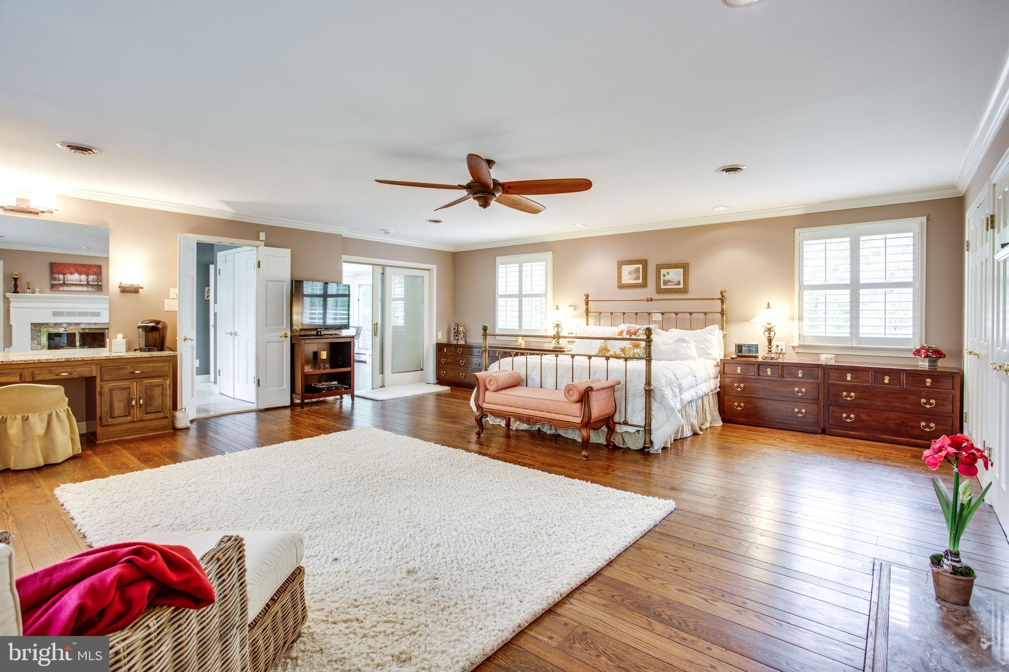 POTOMAC OUTSIDE - Residential