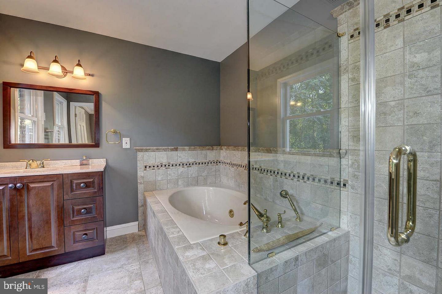 POTOMAC OUTSIDE - Residential