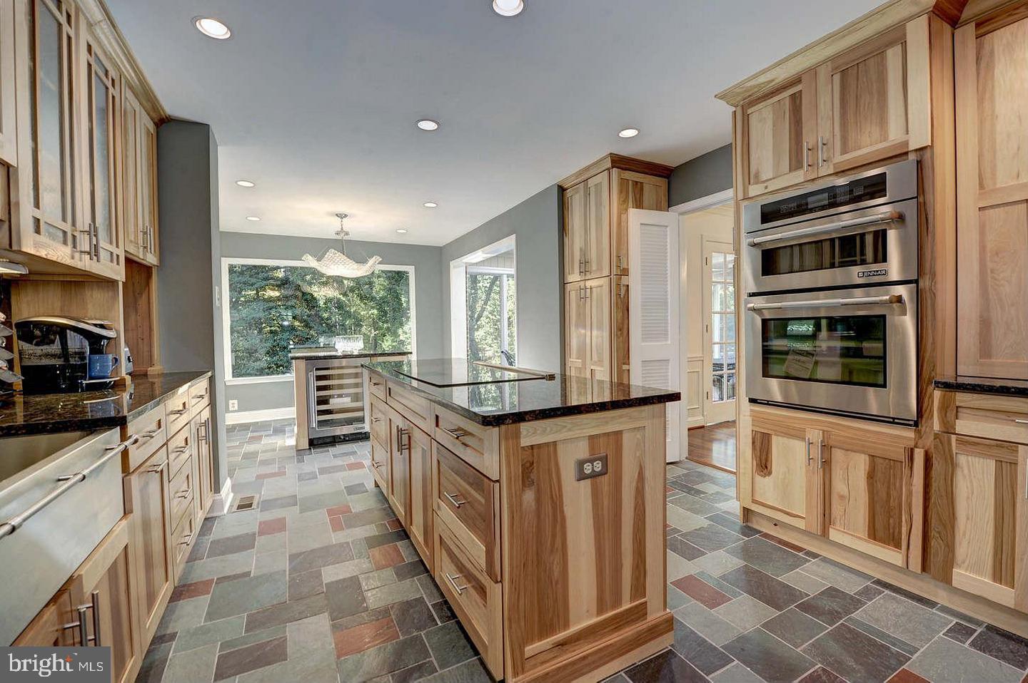 POTOMAC OUTSIDE - Residential