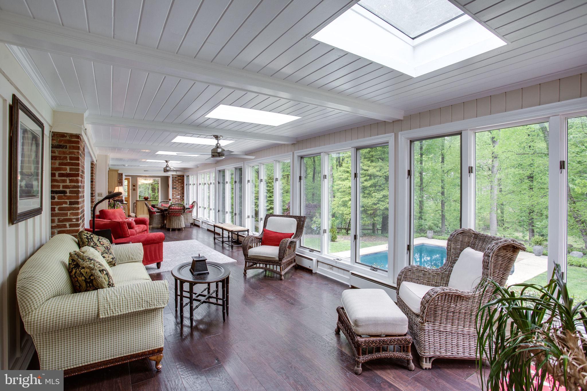 POTOMAC OUTSIDE - Residential