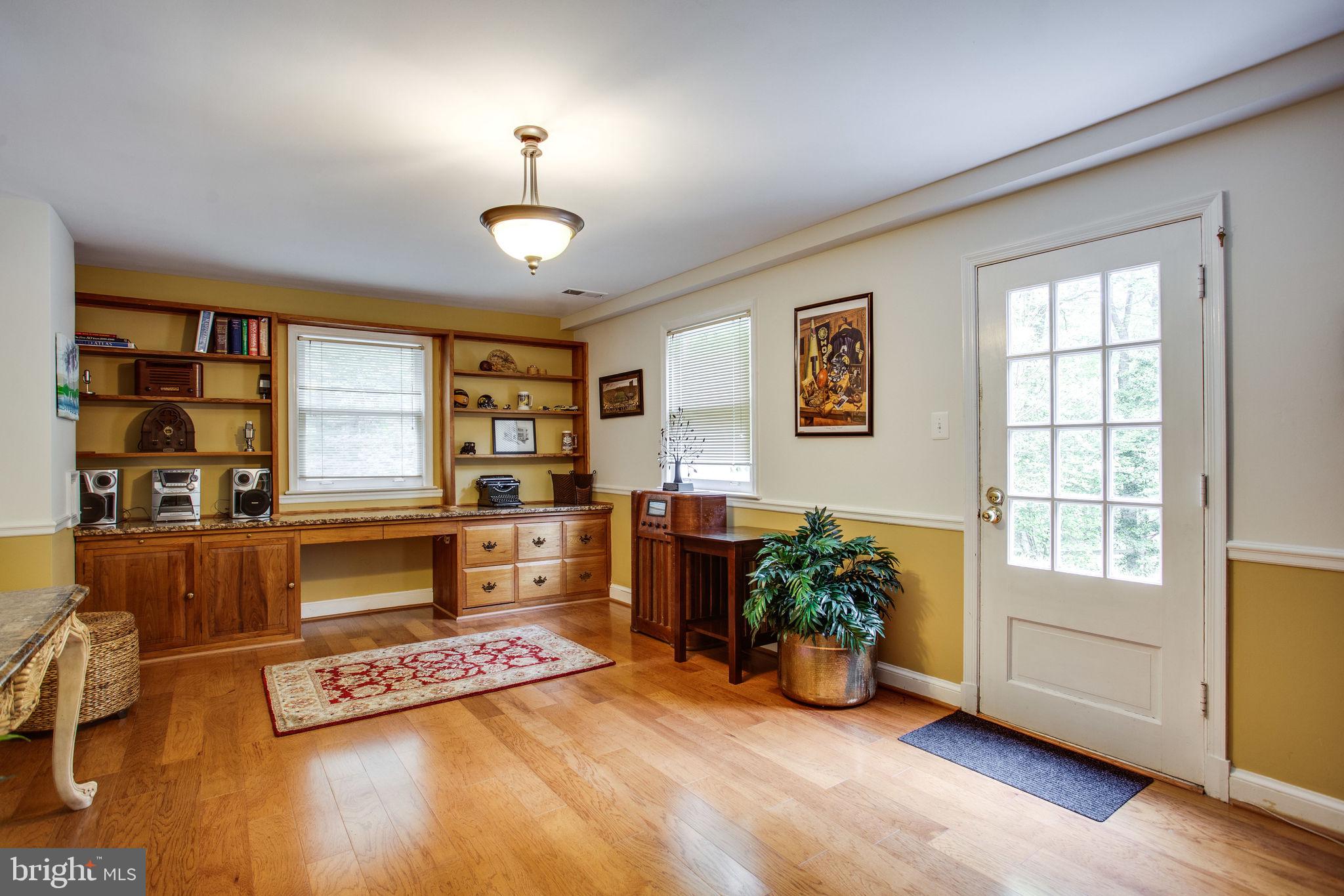 POTOMAC OUTSIDE - Residential