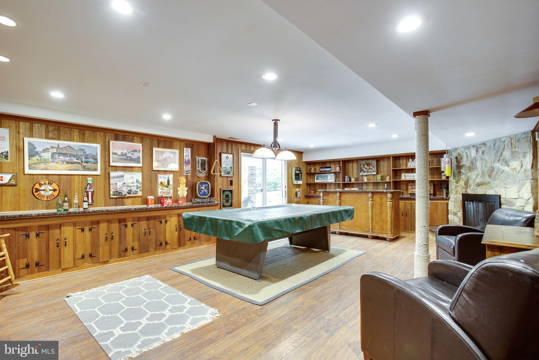 POTOMAC OUTSIDE - Residential