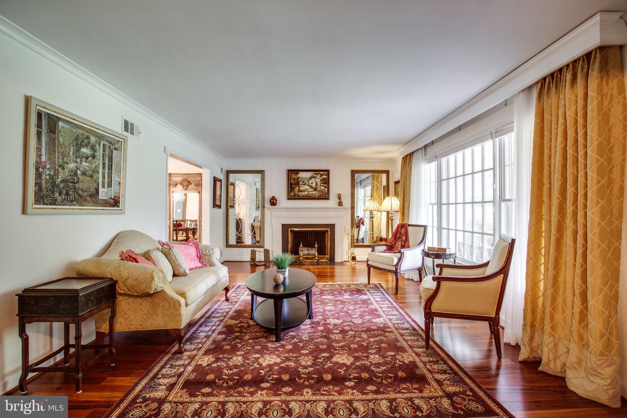 POTOMAC OUTSIDE - Residential