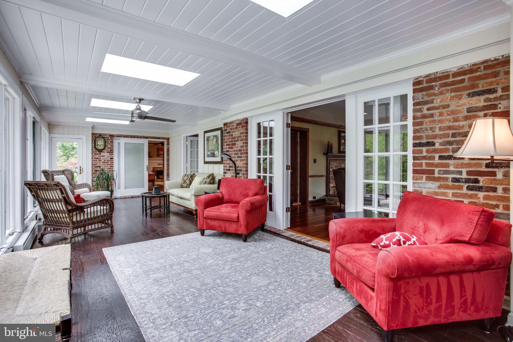 POTOMAC OUTSIDE - Residential