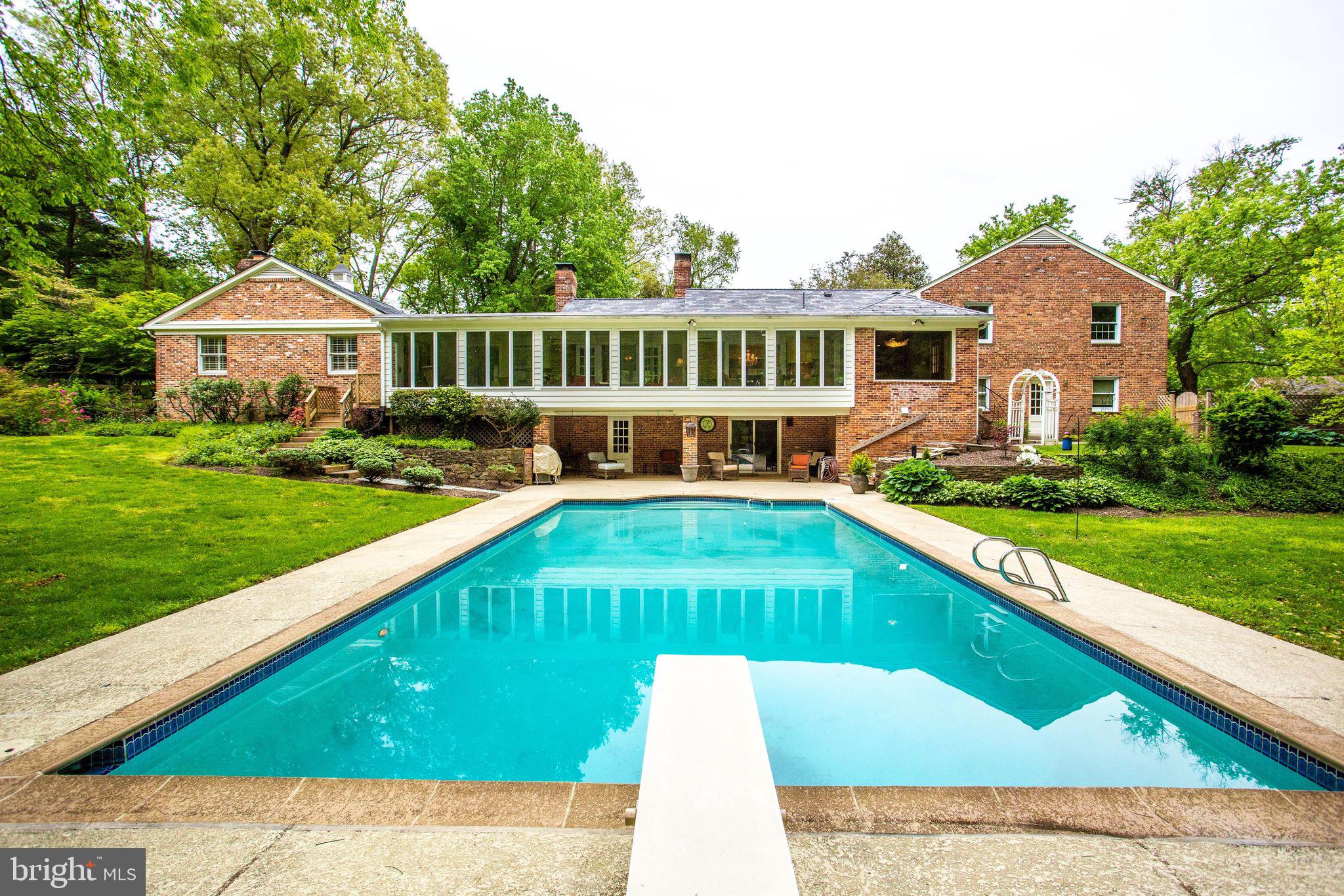 POTOMAC OUTSIDE - Residential