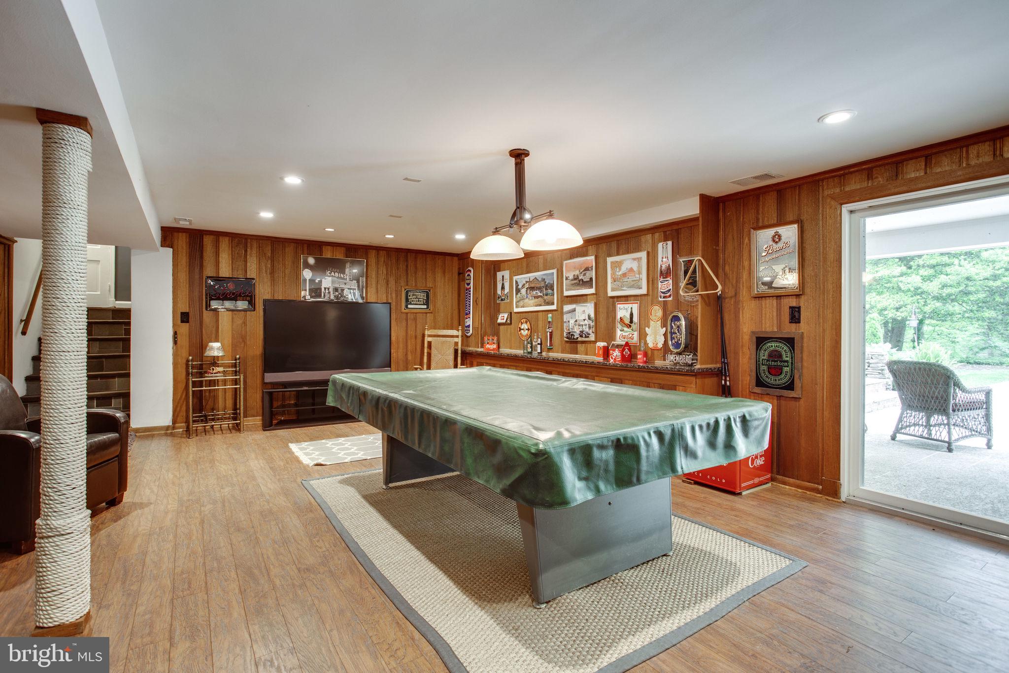 POTOMAC OUTSIDE - Residential