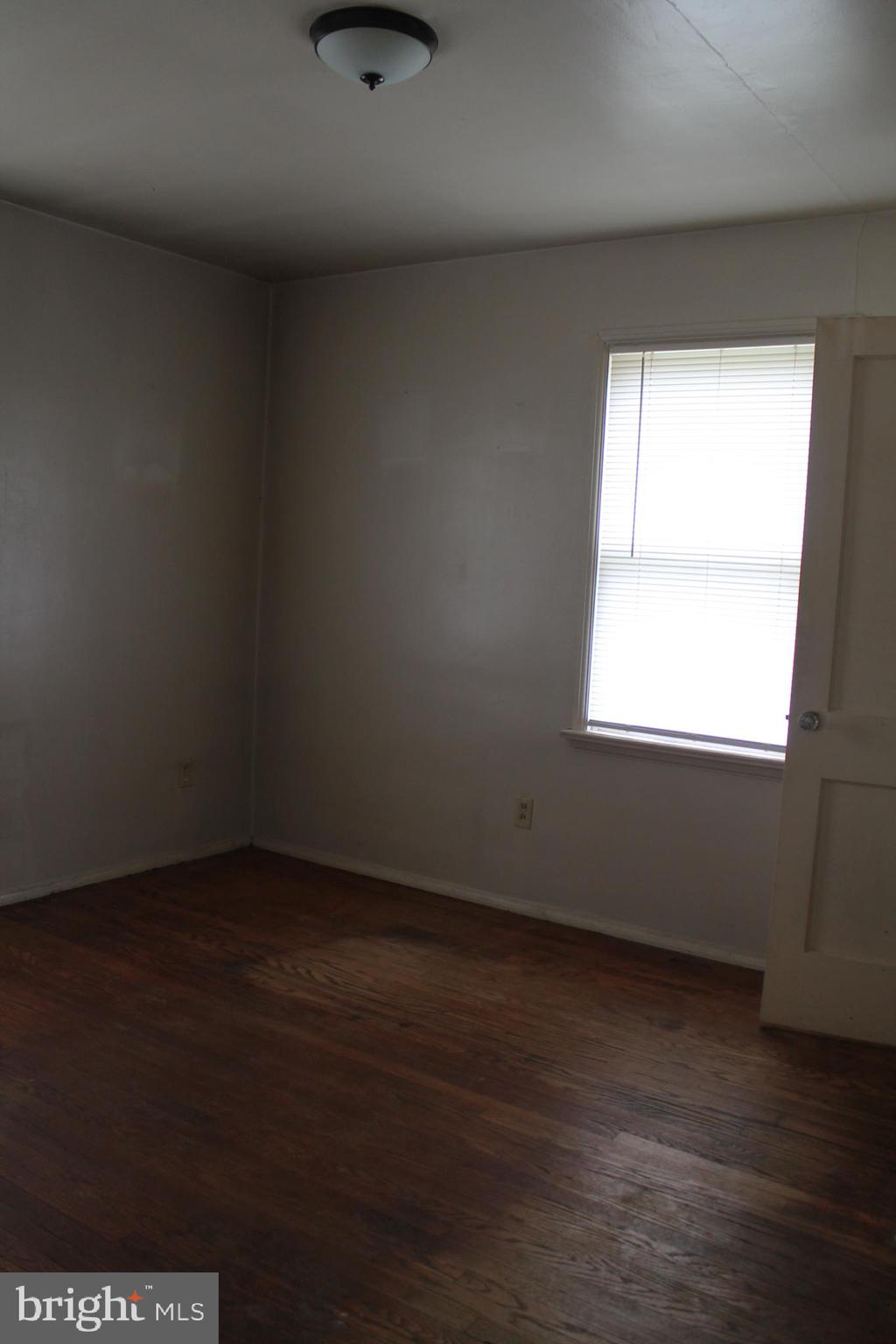 1307 MEADOWCREEK LANE