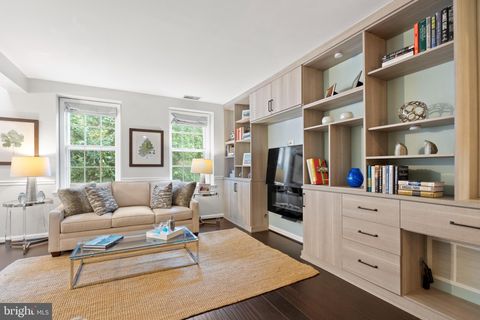 3630 39TH STREET NW E533 WASHINGTON DC 20016