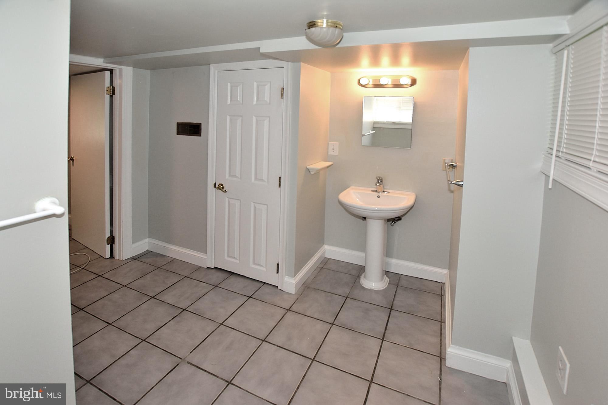 OVER LEE KNOLLS - Residential Lease