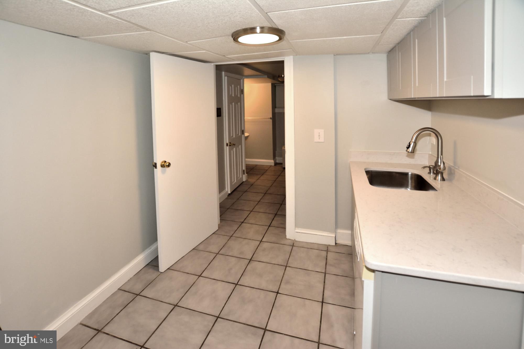 OVER LEE KNOLLS - Residential Lease