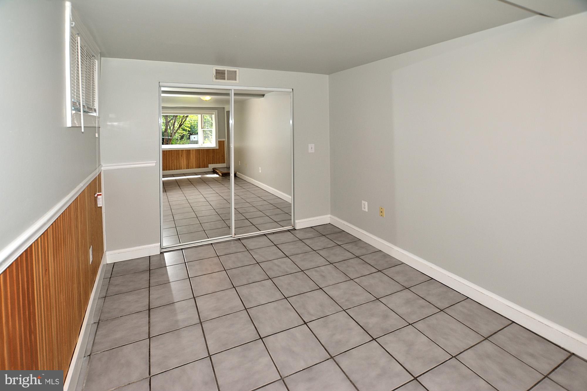 OVER LEE KNOLLS - Residential Lease