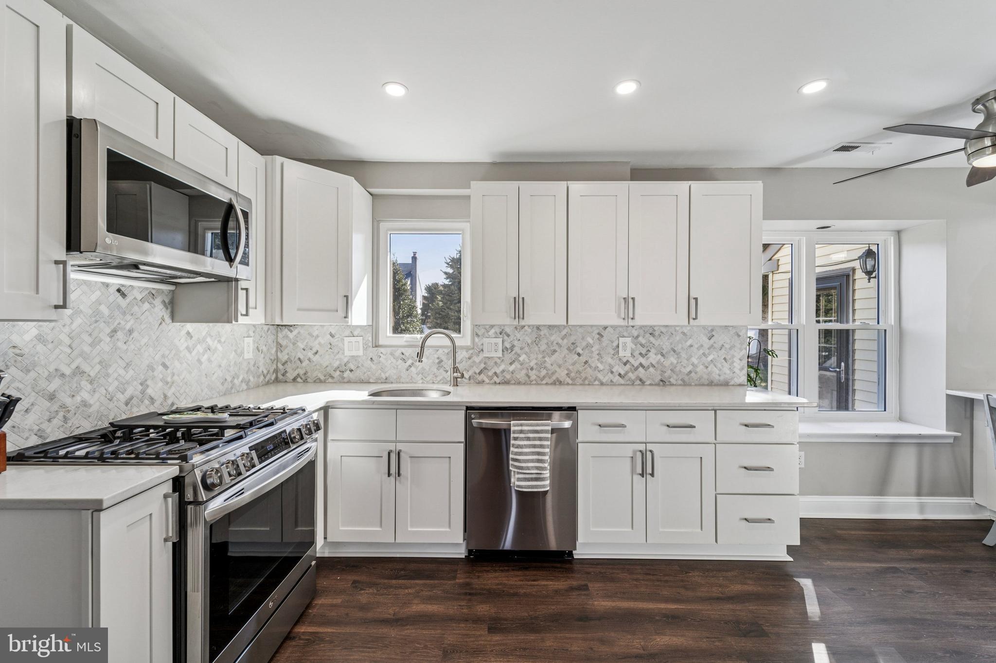 COLTS NECK - Residential