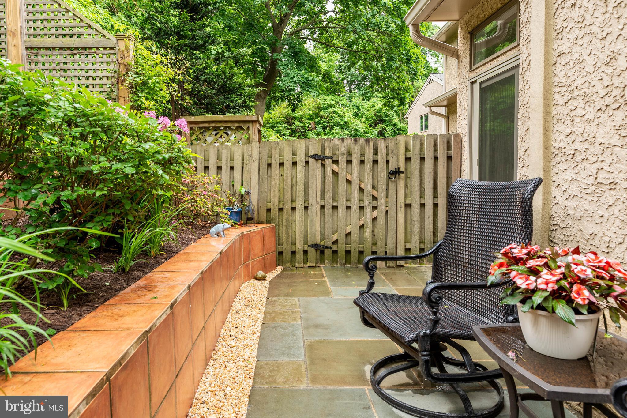 GREYTHORNE WOODS - Residential