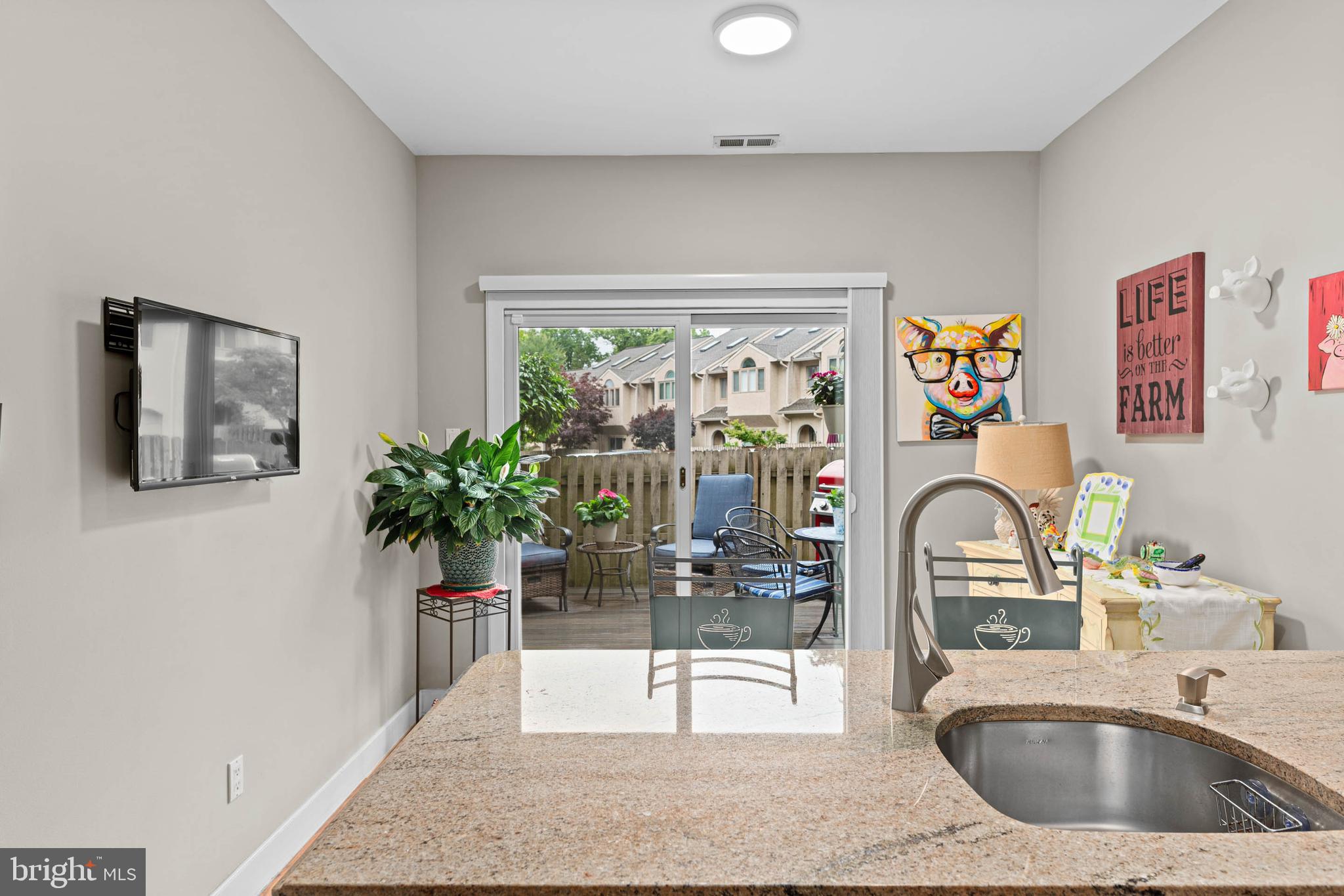 GREYTHORNE WOODS - Residential