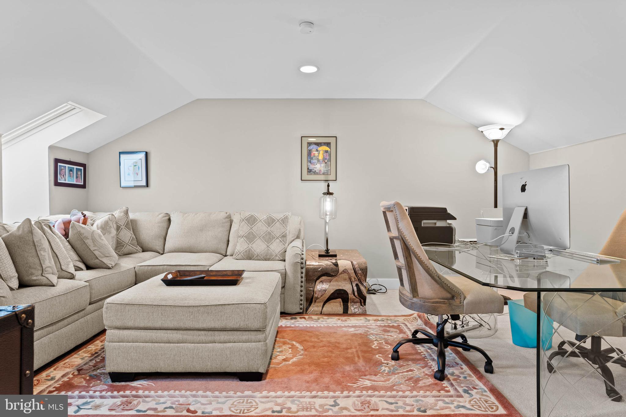 GREYTHORNE WOODS - Residential