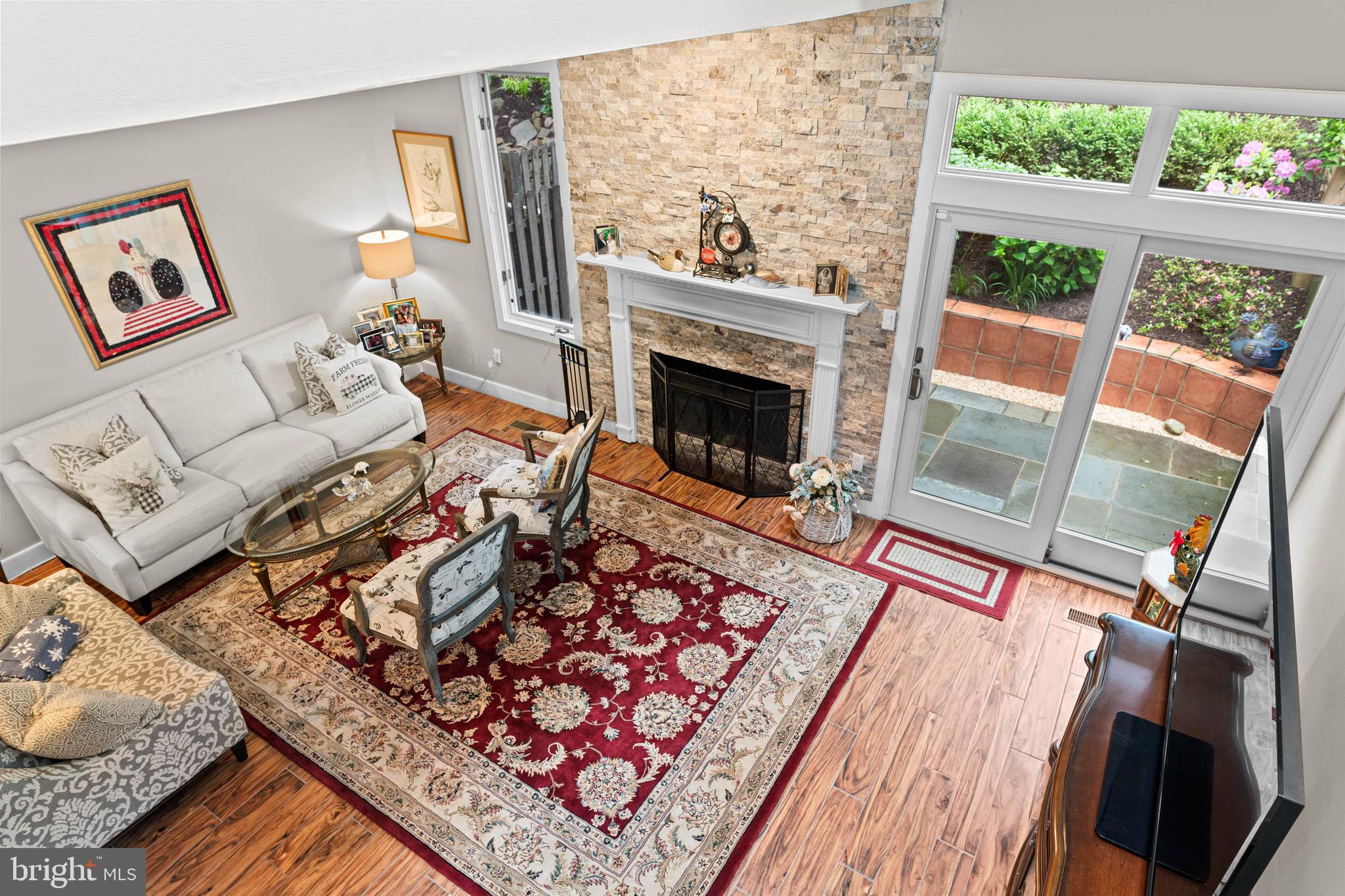 GREYTHORNE WOODS - Residential