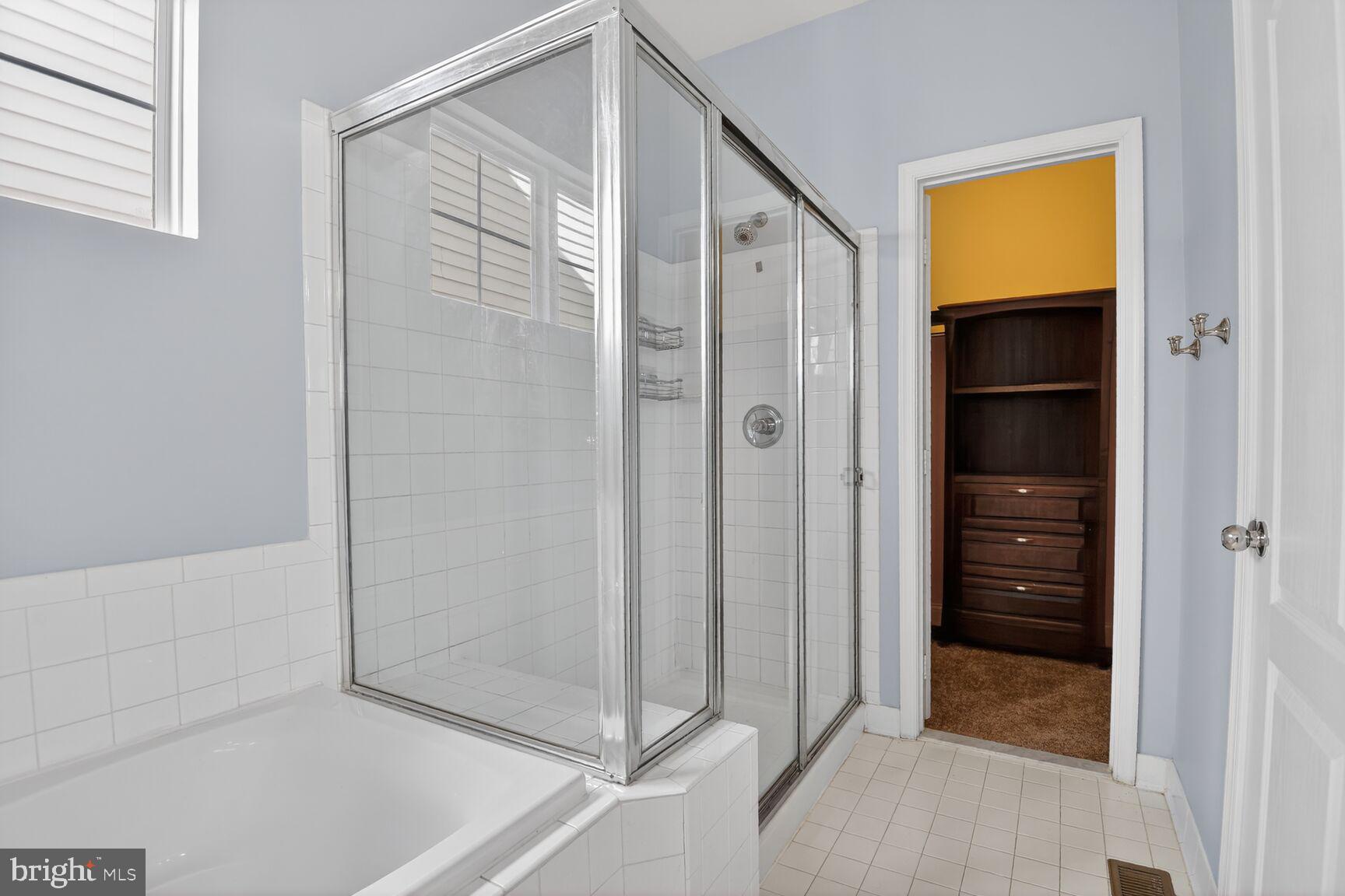 RIVER OAKS - Residential