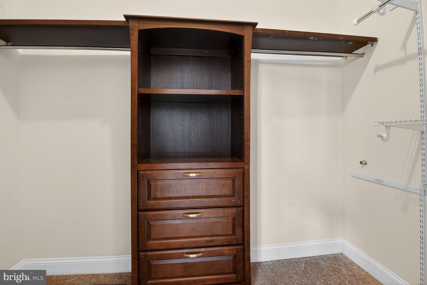 RIVER OAKS - Residential