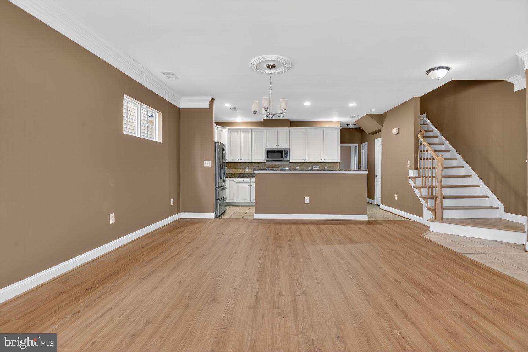 RIVER OAKS - Residential