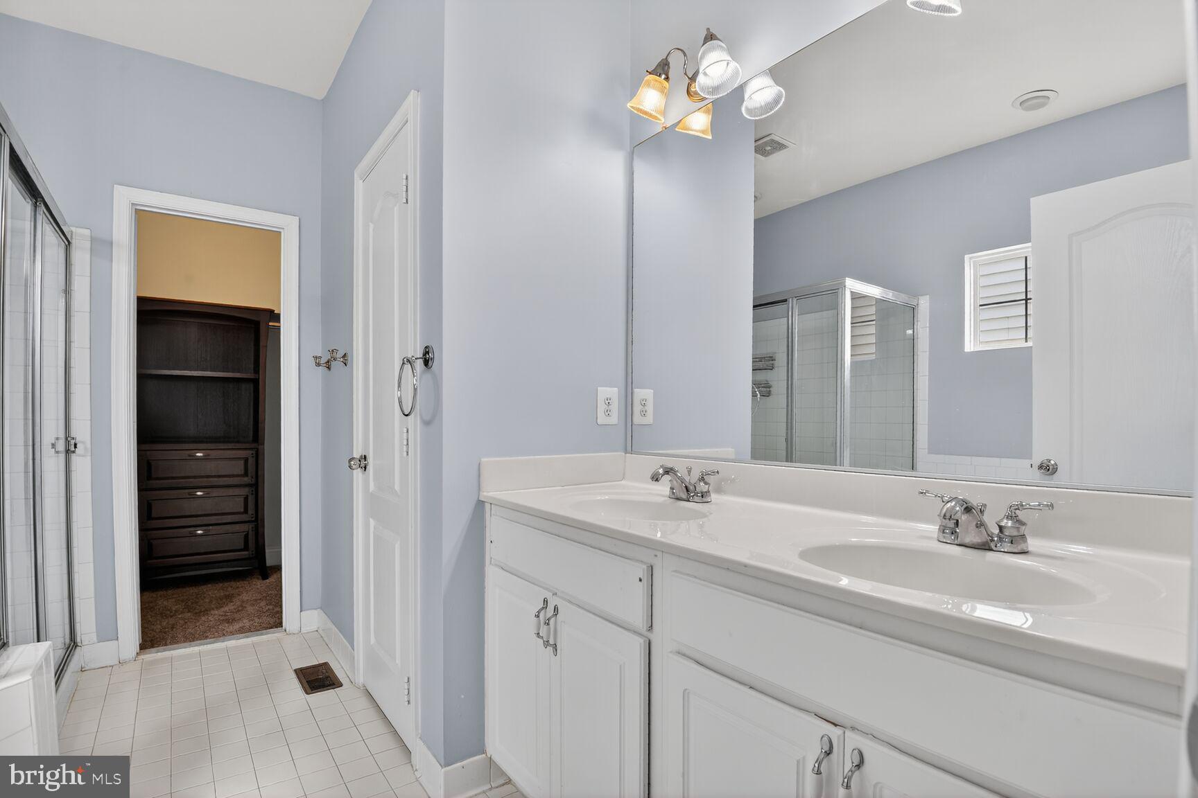 RIVER OAKS - Residential