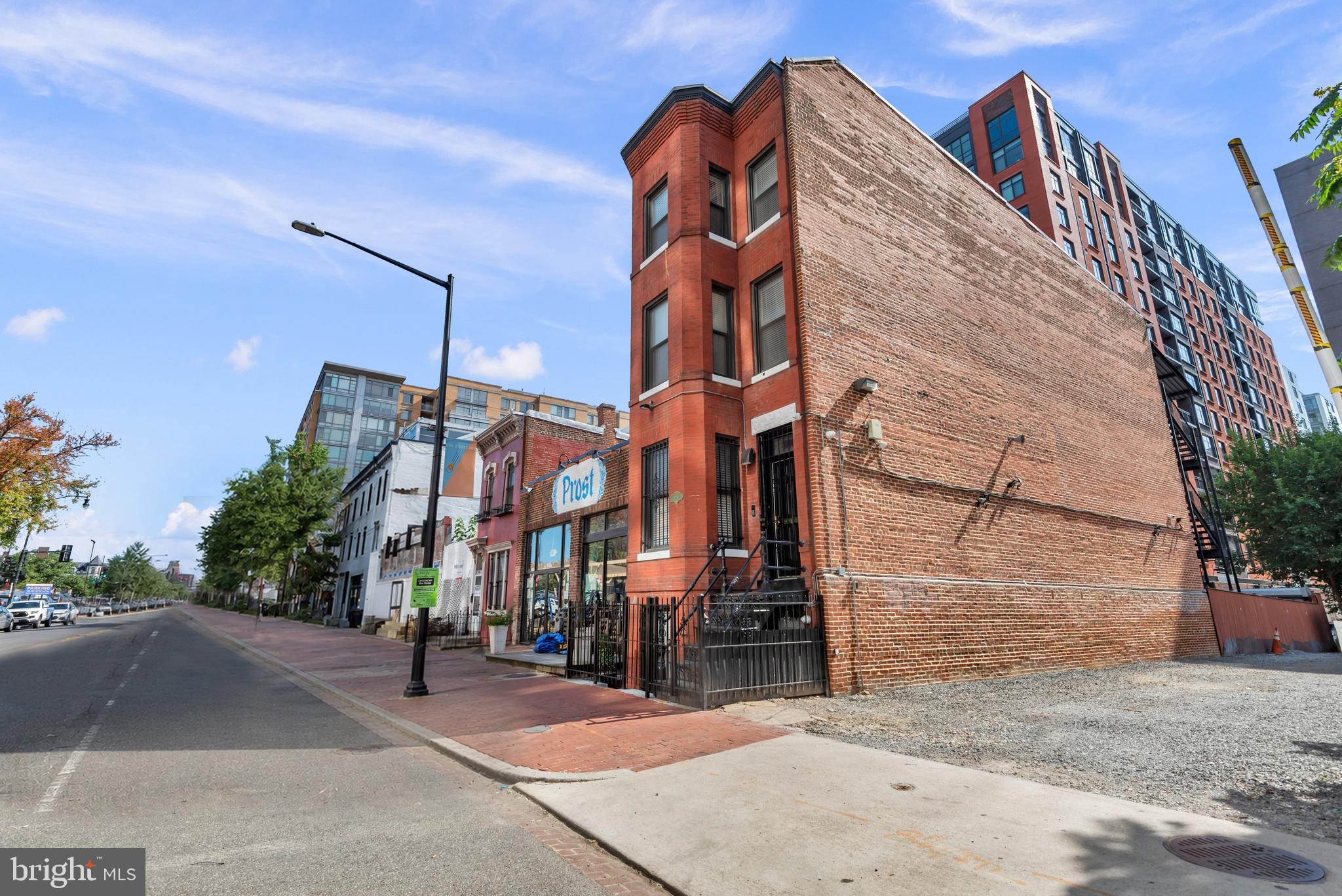 915 5TH STREET NW