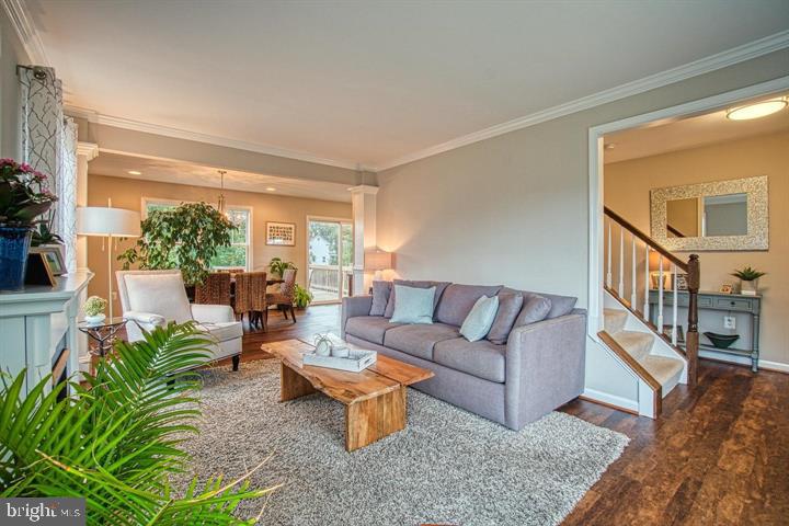 ROUND HILL - Residential