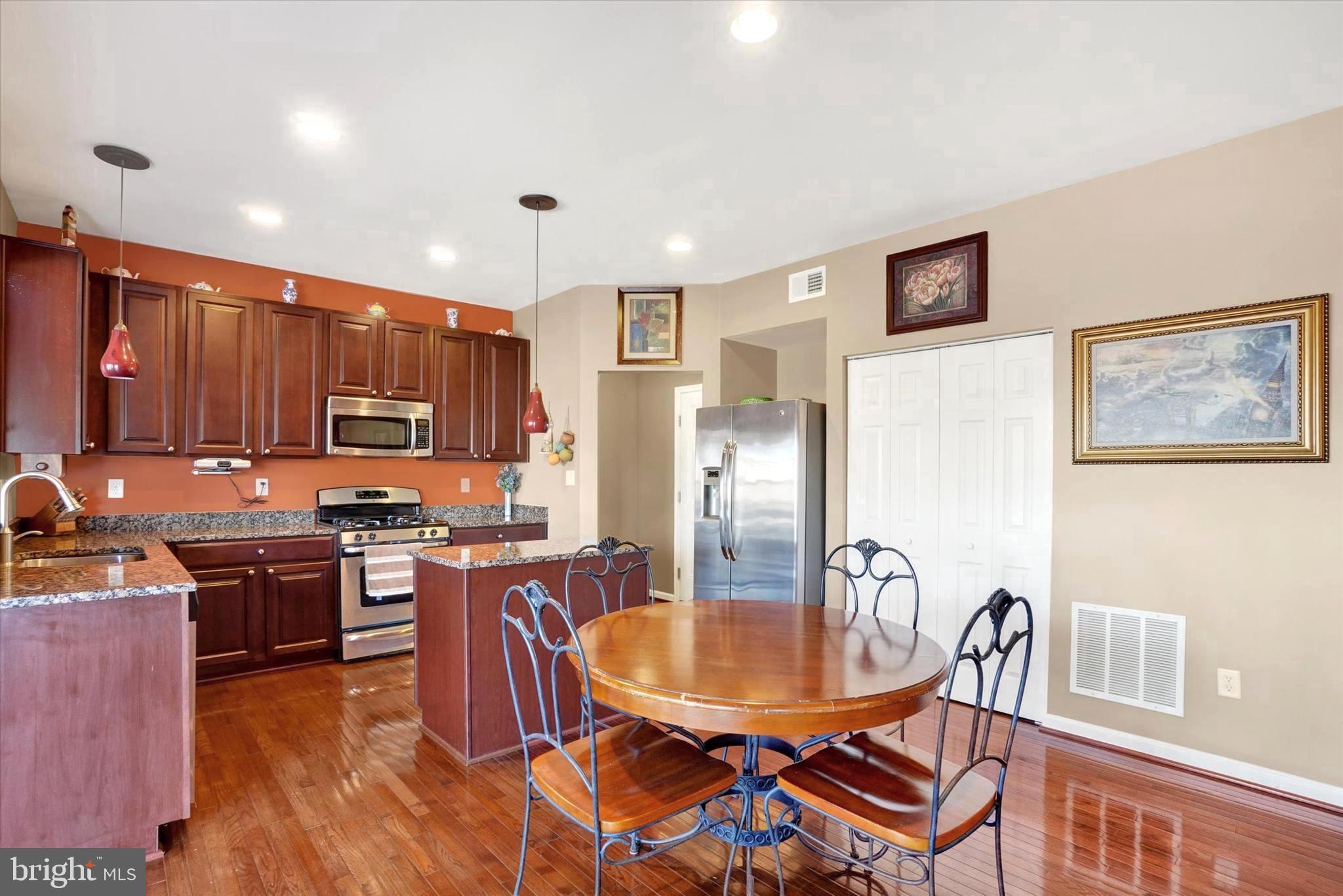 SOUTH POINTE - Residential