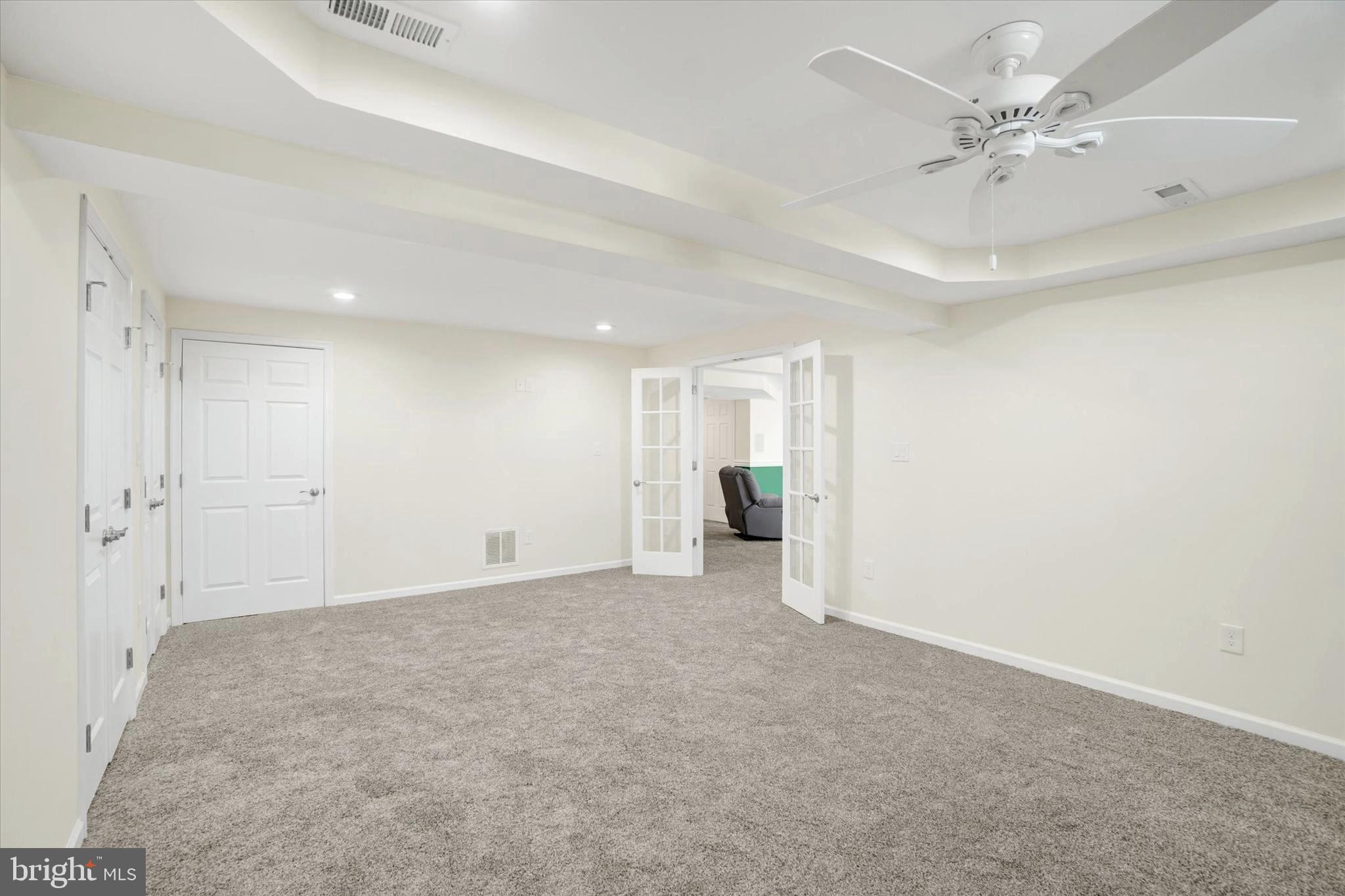 SOUTH POINTE - Residential