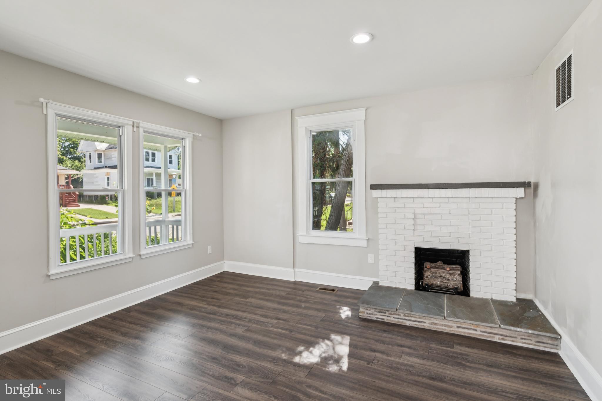 3103 BATAVIA AVENUE