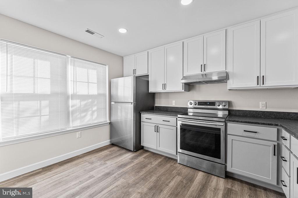 VILLAGES OF SALEM STATION - Residential