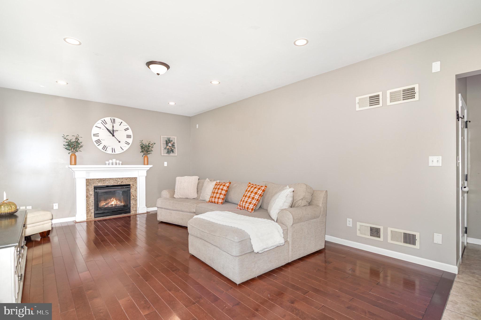 2786 SILVER MAPLE DRIVE