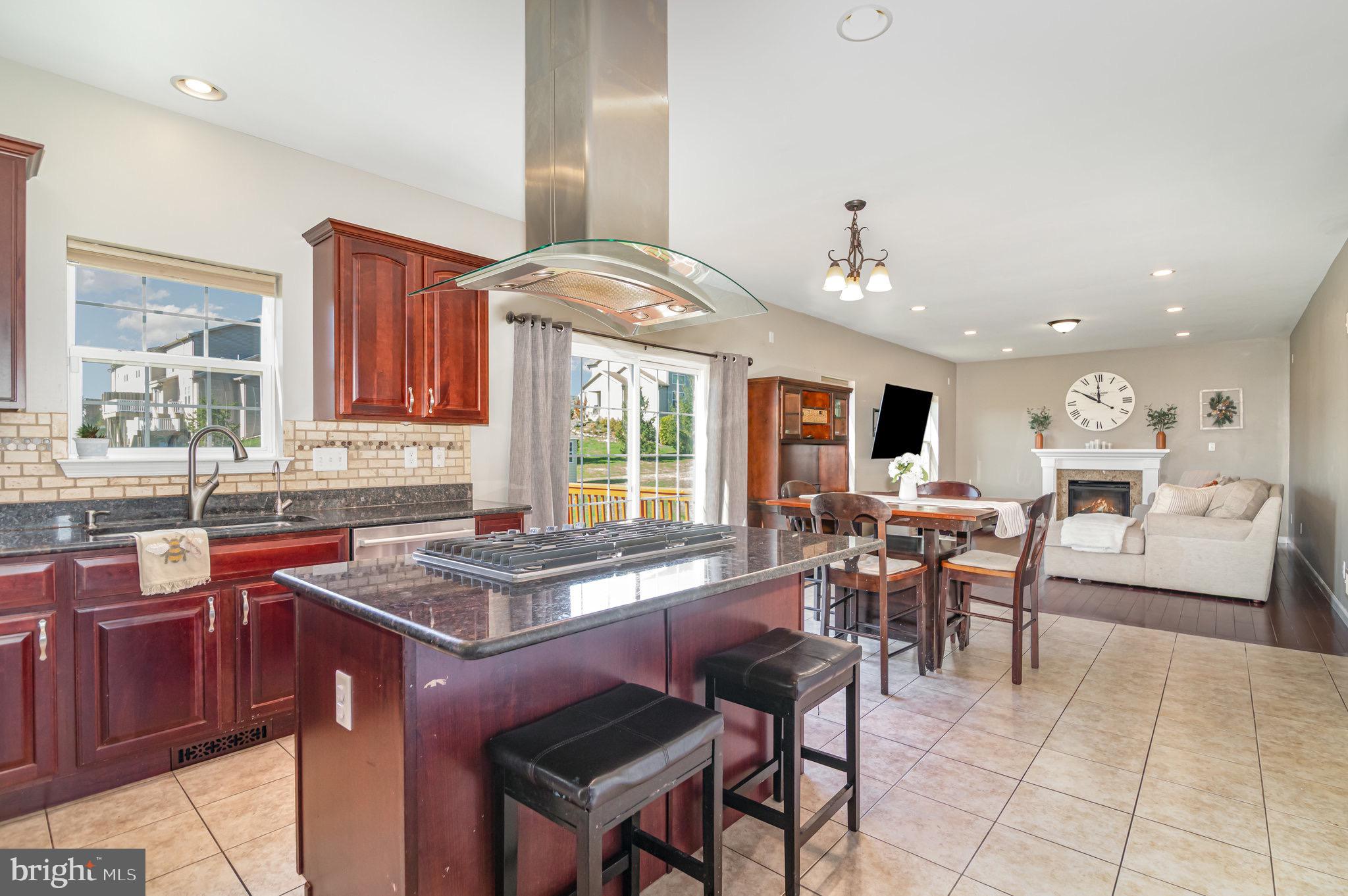 AUTUMN OAKS - Residential