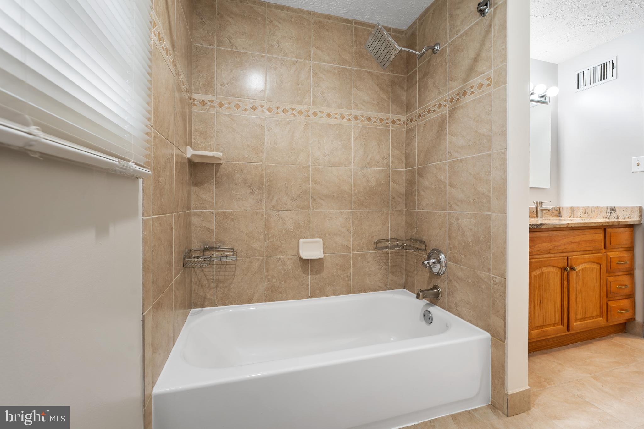 MILL CREEK SOUTH - Residential Lease